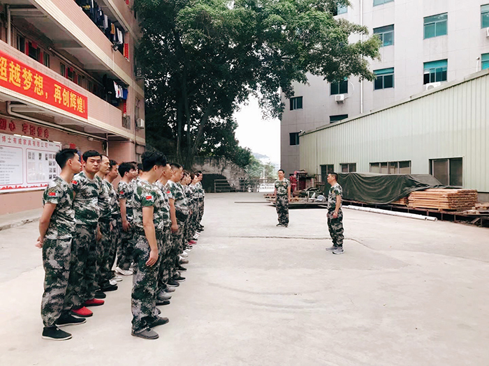 好色先生下载安装軍訓